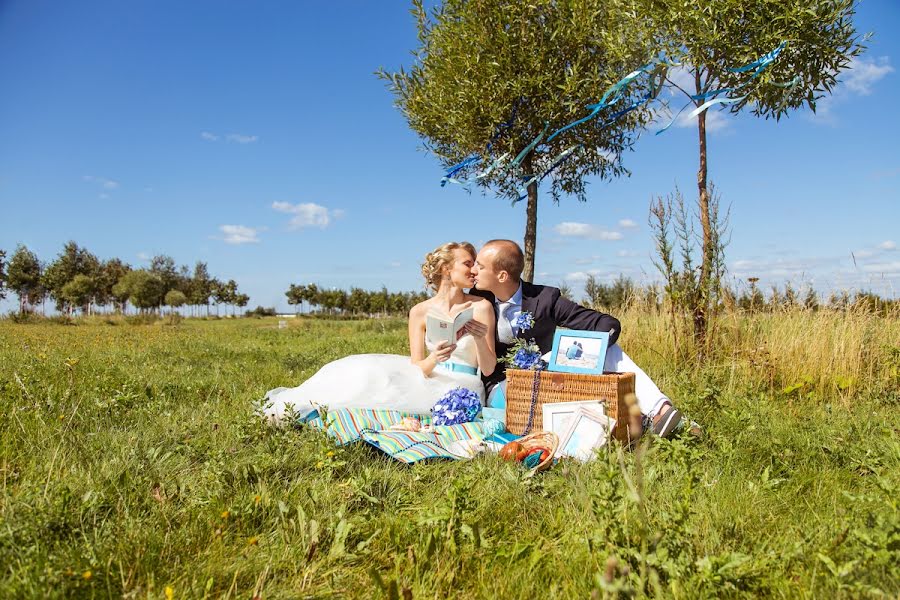 Wedding photographer Anna Evgrafova (fishfoto). Photo of 15 February 2013