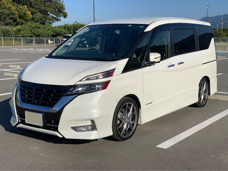 セレナのシートカバーほしい！・セレナC27・なやみちゅうに関するカスタム事例の投稿画像1枚目
