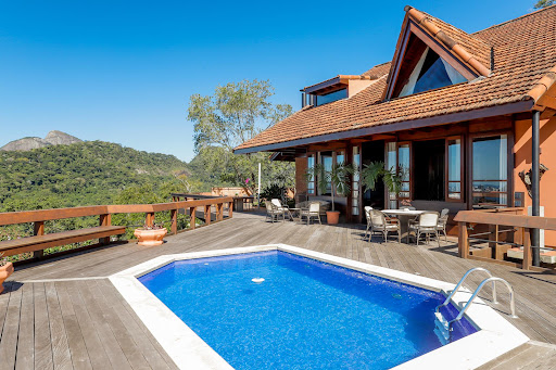 House with pool and garden 3
