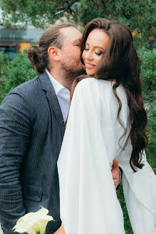 Wedding photographer Vitaliy Ushakov (ushakovitalii). Photo of 17 May 2022