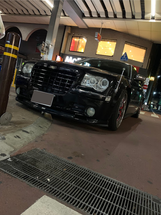 300C セダンのおもちゃ屋さんでガタンゴト～ン・クライスラー３００Cに関するカスタム事例の投稿画像1枚目