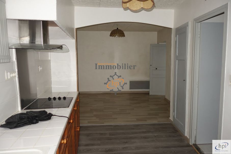 Location  appartement 2 pièces 49 m² à Saint-Affrique (12400), 459 €