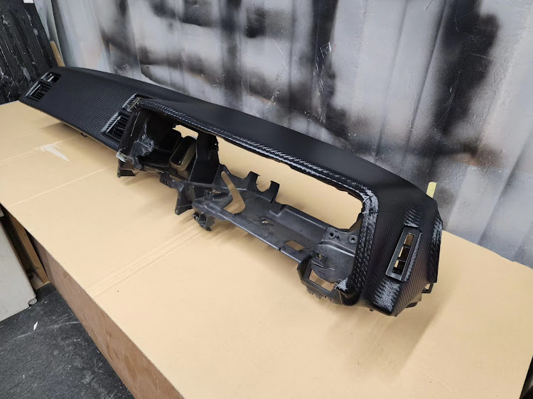 FK'S FACTORY ハチタービーさんが投稿したAE86・ダッシュボード・補修・イメチェン・レザーカーボン施工に関するカスタム事例の投稿画像12枚目