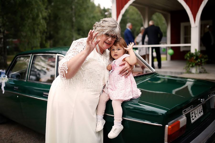 Fotografo di matrimoni Sara Huhtinen (huhtinensara). Foto del 24 dicembre 2018