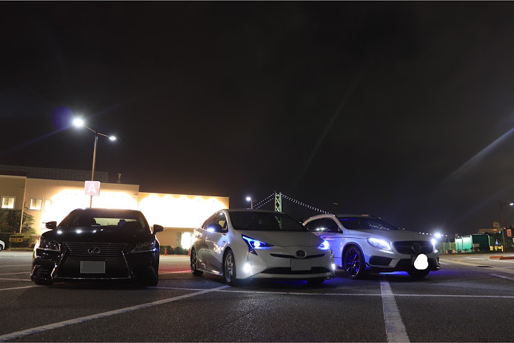 プリウスのフォロワーさんとコラボ・LS・GLA AMG・一眼レフ撮影・高級車に関するカスタム事例の投稿画像1枚目