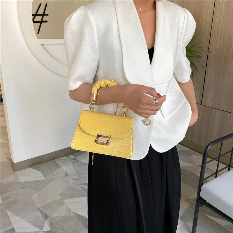 Eenvoudige en modieuze one-shoulder schoudertas, ideaal voor dagelijks gebruik. Biedt stijl en comfort.