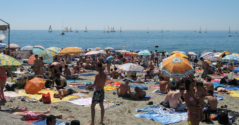 Una domenica al mare. di Piera