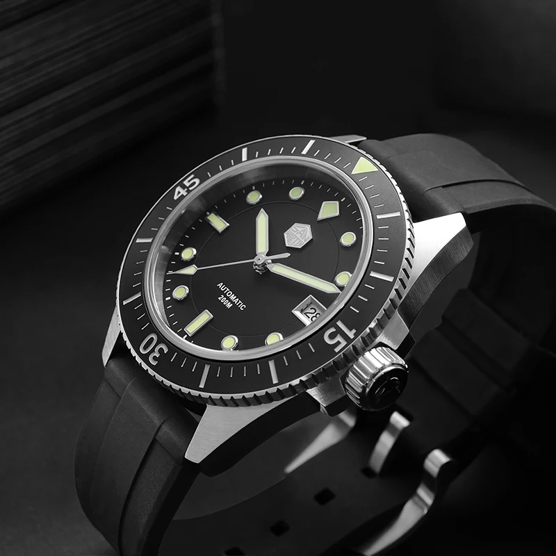 Title 4, Military Soul custom commuter diving watch. Dur...