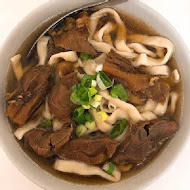 建宏牛肉麵