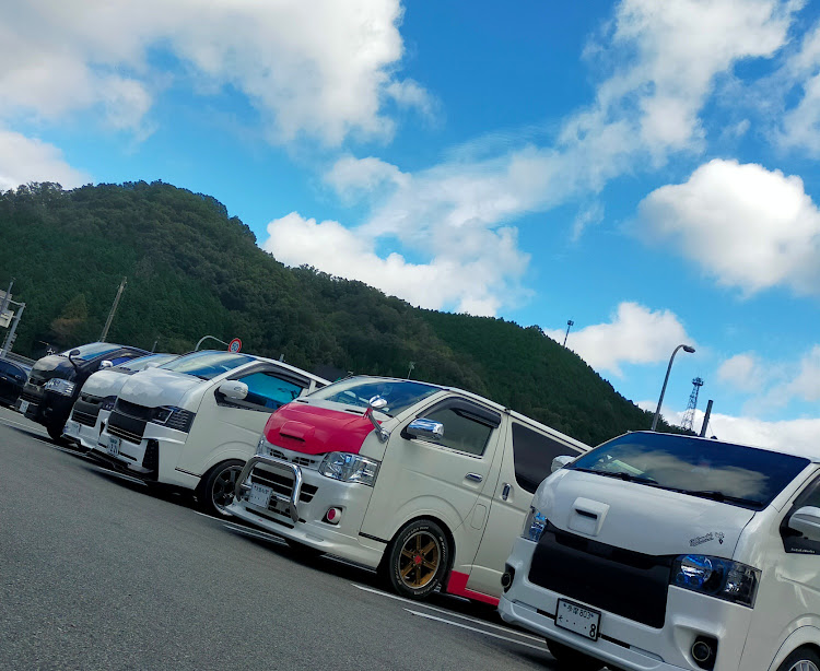 ハイエースバンの謝謝会・ナワテオフ・🐝~に関するカスタム事例の投稿画像1枚目
