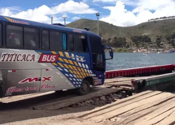 BUSES TITICACA EN TIQUINA