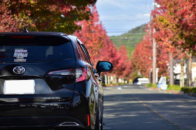カローラツーリングのいつもイイネ&コメントありがとうございます🙇‍♂️・紅葉と愛車・愛車のある風景・11月もよろしくお願いします・車種名エンブレムは無し派に関するカスタム事例の投稿画像10枚目