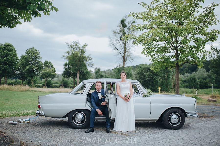 Fotógrafo de casamento Yuliya Suvorova (atelierfotofleur). Foto de 4 de janeiro 2019