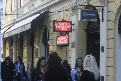 Evro u ponedeljak 117,99 dinara