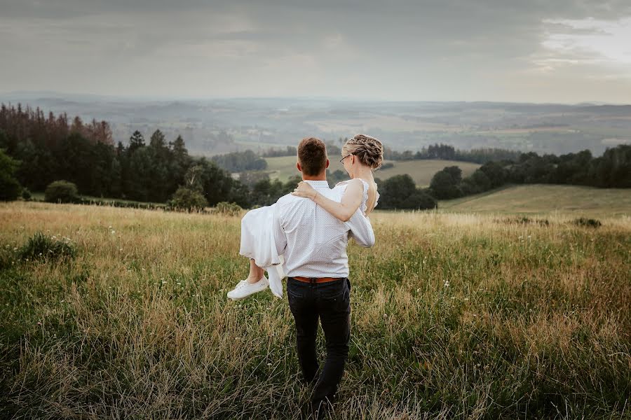 Fotografo di matrimoni Eva Havlová (evewithcamera). Foto del 10 settembre 2020