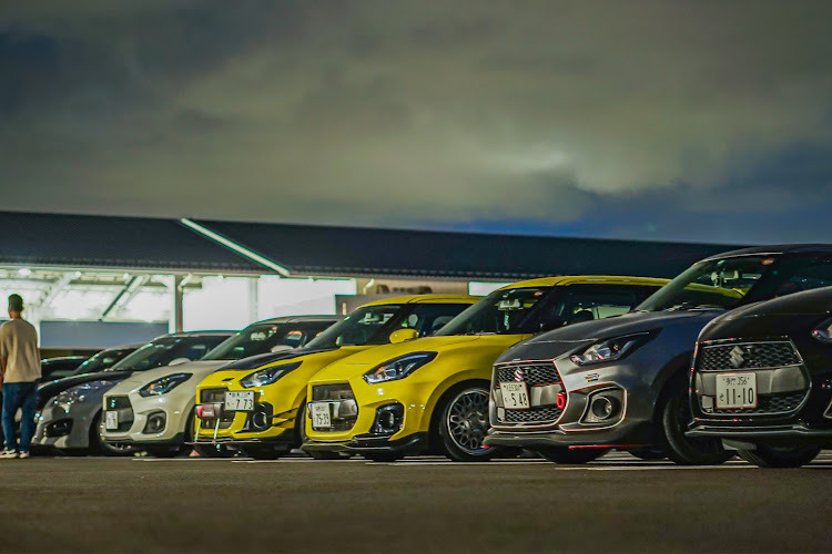 スイフトスポーツのzc33s・カメ活・オフ会・workwheels・雨の後に関するカスタム事例の投稿画像2枚目