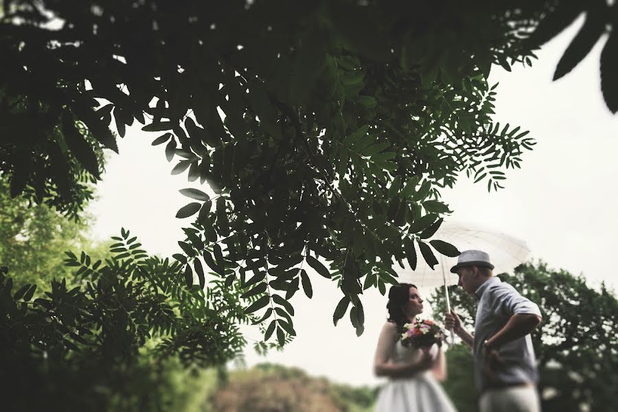 Wedding photographer Yana Slavinskaya (sentyabryaka). Photo of 12 June 2014