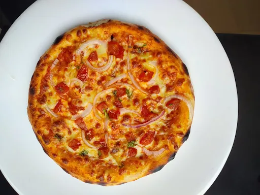 Tomato And Onion Pizza