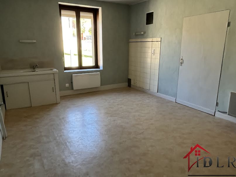 Vente maison  160 m² à Bourbonne-les-Bains (52400), 64 000 €