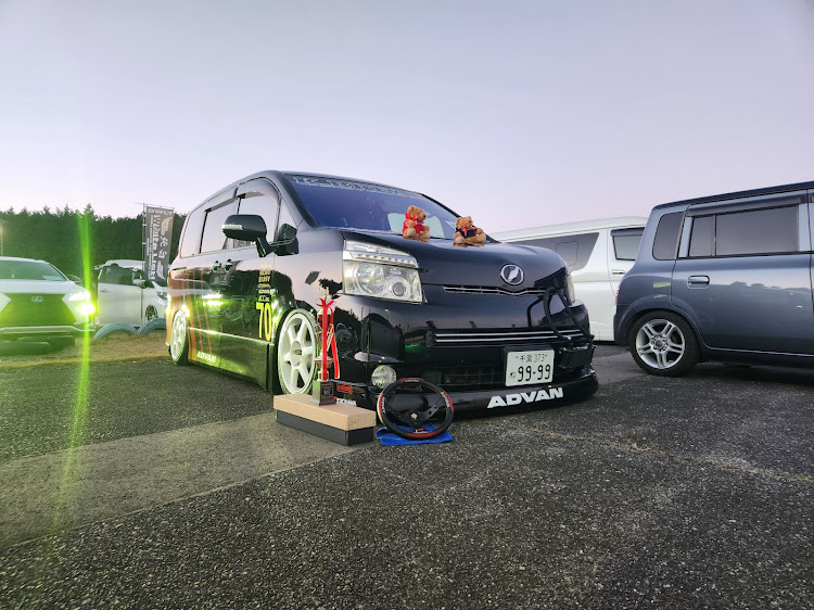 ヴォクシーのK-BREAK・ADVANカラー・bireigarage・世界に一台しかないオンリーワン車・トップスタイル杯に関するカスタム事例の投稿画像5枚目