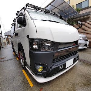 ハイエースバン TRH200V