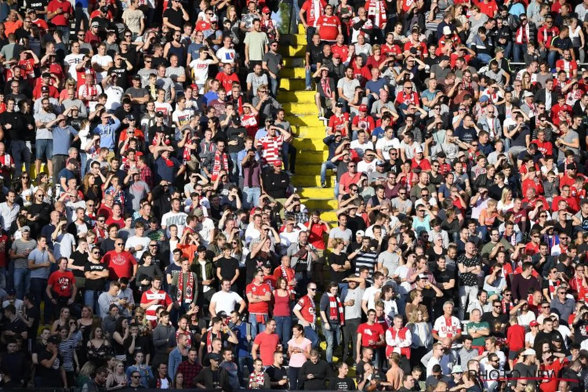 Politie houdt drugscontrole aan Bosuil en geeft elf mensen boete en stadionverbod