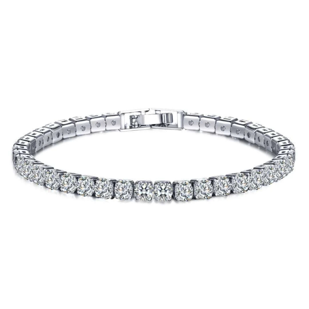 Title 4, Bracelet en zircon et chevillère en zircon. Bra...