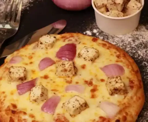 Onion And Paneer Pizza