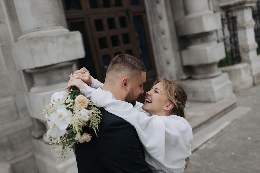 Fotografo di matrimoni Polina Pomogaybina (pomogaybina). Foto del 11 aprile 2023