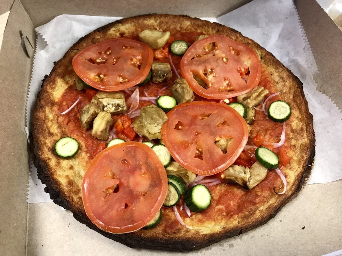 GF Nicoise Pizza Pie veganized (ordered without parm cheese)