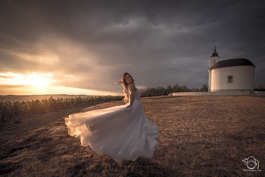 Fotografo di matrimoni Roland Juhász (thelensisnothing). Foto del 29 settembre 2022