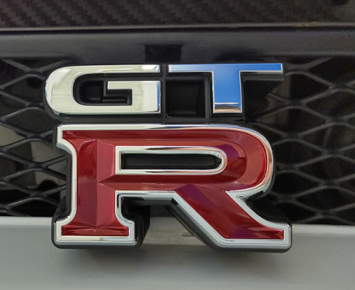 スカイラインgt R nr33の33gtr 34gtr フロント サイド エンブレム交換に関するカスタム メンテナンスの投稿画像 車のカスタム情報はcartune