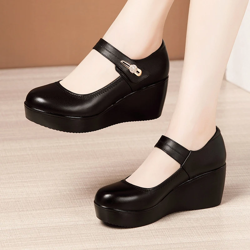 Platform Mom schoenen met middelhoge hak, in grote en kleine maten. Perfect voor comfort en een trendy look, de hele dag door.