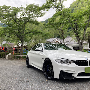 M4 クーペ F82