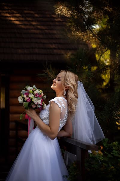 Fotógrafo de casamento Yuliya Pavlova (yulpavlova). Foto de 29 de outubro 2019