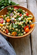 Summer Chickpea Kale Salad with Feta, Olives & Basil was pinched from <a href="https://www.facebook.com/viancenutrition/photos/a.337122656414980.1073741830.283588745101705/666743303452912/?type=1" target="_blank">www.facebook.com.</a>