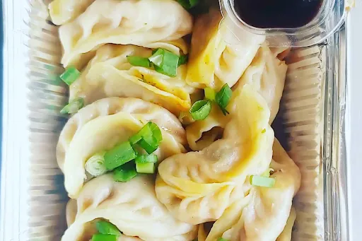 Veg Chili Momos 6pc