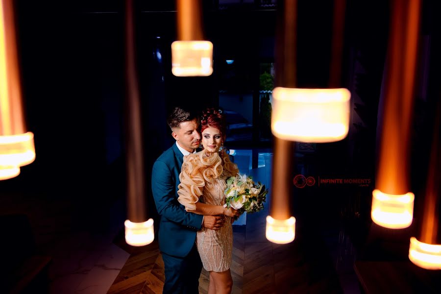 Wedding photographer Vaduva Adelin-Ionut (infinitemoments). Photo of 1 July 2022