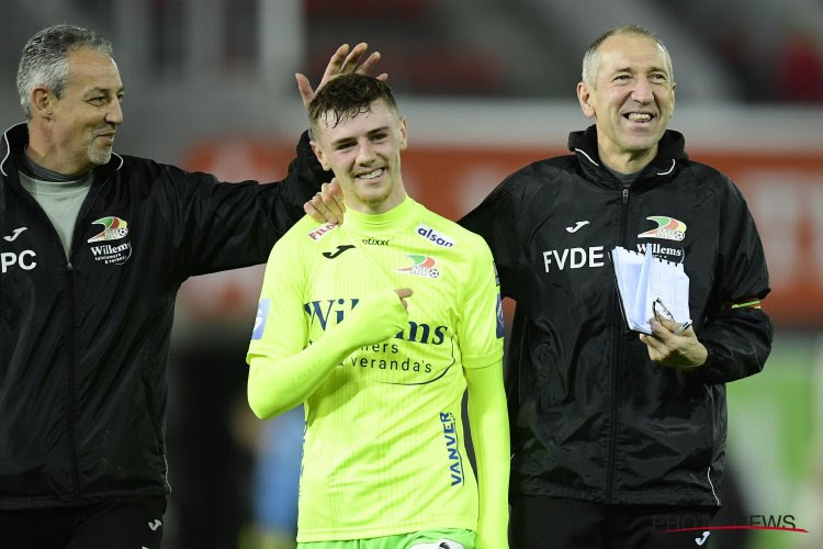 19-jarige invaller dolblij met eerste goal in JPL, ook coach reageert: "Normaal wil je jongeren niet brengen om de shit te komen opkuisen ..."