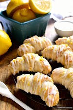 Lemon Cheesecake Crescent Rolls was pinched from <a href="http://www.lemontreedwelling.com/2017/02/lemon-cheesecake-crescent-rolls.html" target="_blank">www.lemontreedwelling.com.</a>