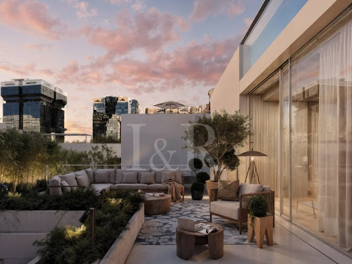 Villa avec piscine et terrasse 1