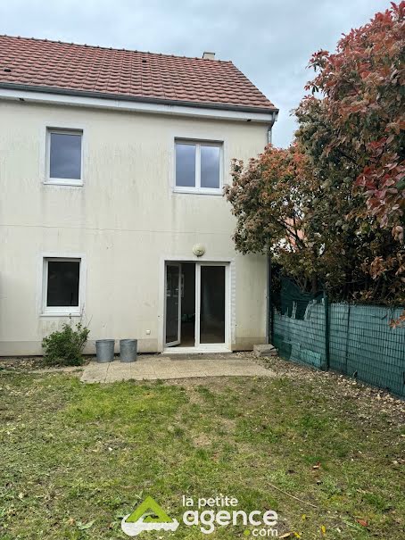 Vente maison 4 pièces 83 m² à Bourges (18000), 132 000 €