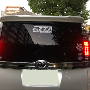 ヴォクシー ZRR80W