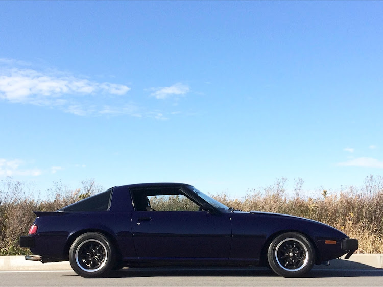 RX-7の流行りに便乗・真横に関するカスタム事例の投稿画像1枚目
