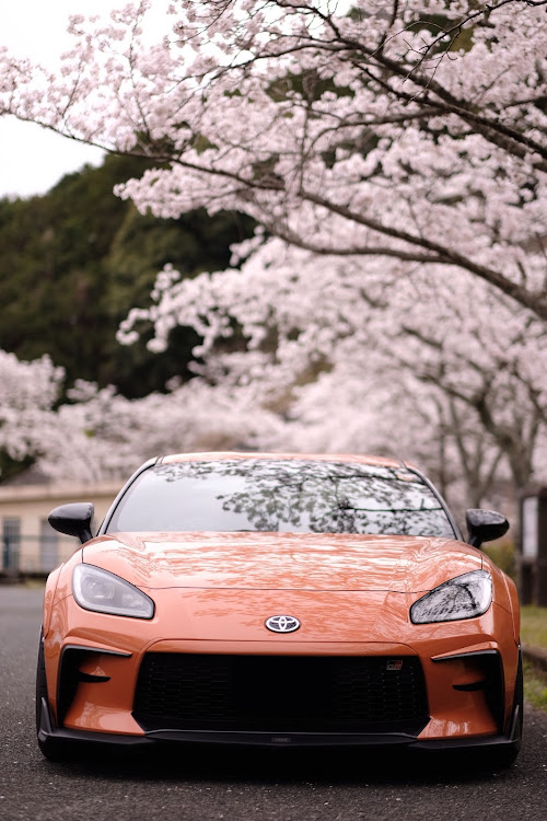 GR86のGR86・ZN8・ADVAN Racing・サクラと愛車・ドライブに関するカスタム事例の投稿画像3枚目