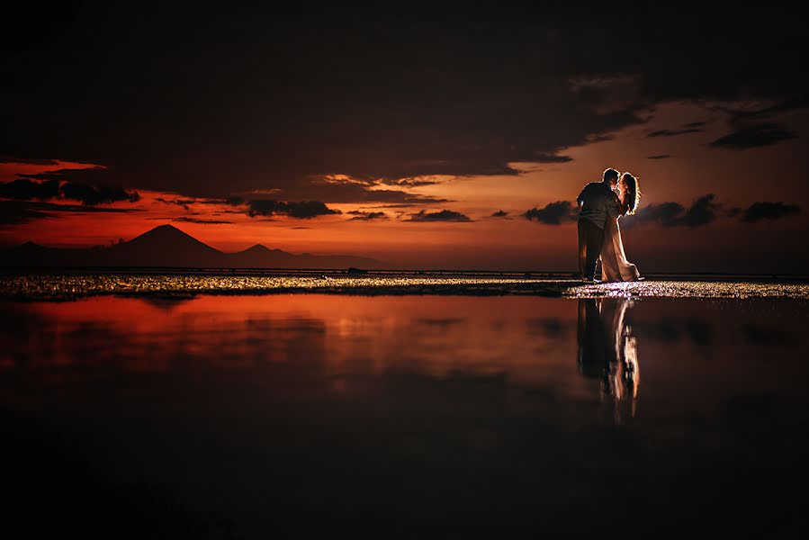 Fotógrafo de casamento Hendra Lesmana (hendralesmana). Foto de 4 de janeiro 2016