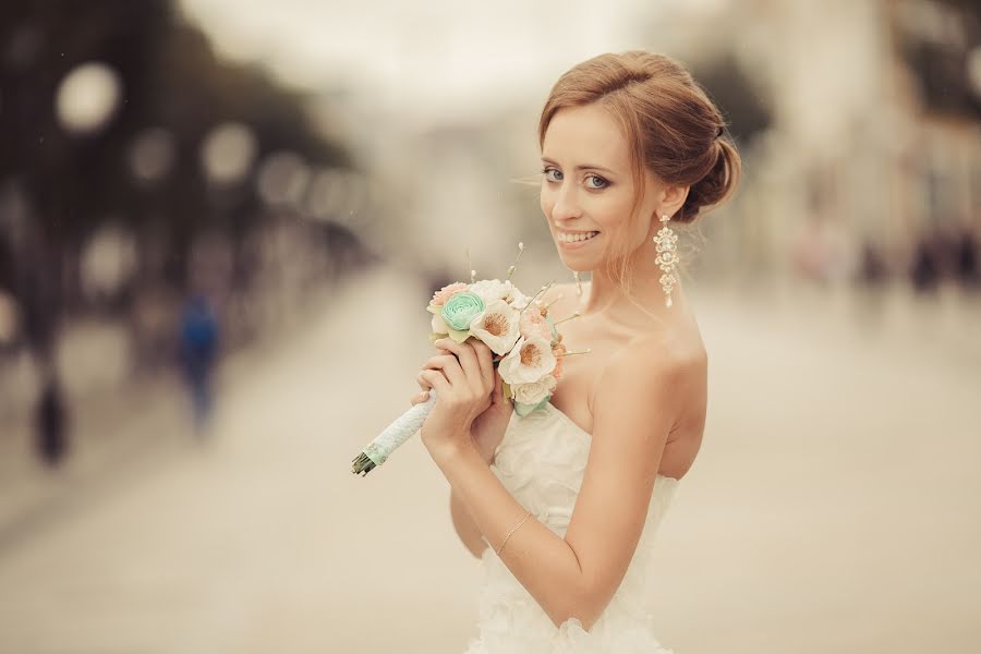 Fotógrafo de casamento Elena Gorina (gorina). Foto de 25 de março 2014