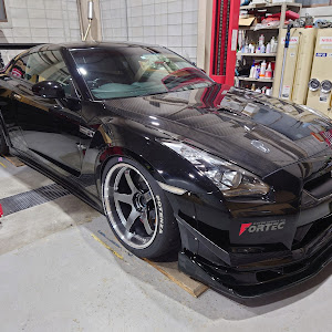 NISSAN GT-R R35