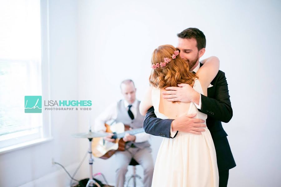 Fotografo di matrimoni Lisa Hughes (lisahughesphoto). Foto del 9 maggio 2019