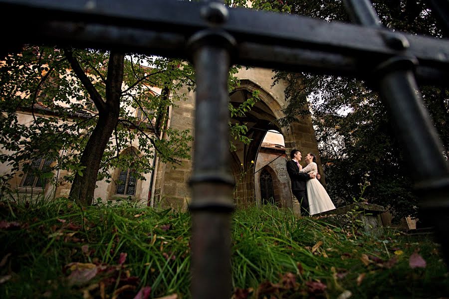 Wedding photographer Vladut Tiut (tvphoto). Photo of 2 November 2017